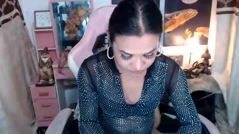 Queen Agatha online show from November 6, 6:22 pm