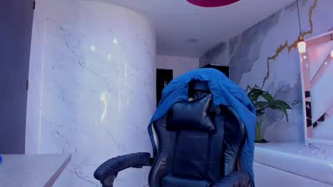 Qetsyah online show from February 9, 1:59 pm