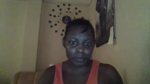 queen20256 online show from October 15, 11:55 am