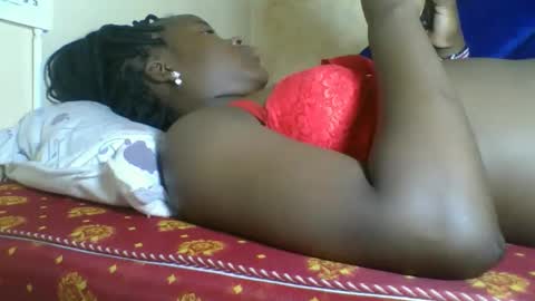 queen315810 online show from March 4, 8:50 pm