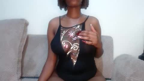 Snapshot of queen74890 chatting on October 19, 11:53 pm queen74890 online show from October 19, 11:53 pm