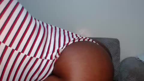Snapshot of queen74890 chatting on October 12, 12:25 am queen74890 online show from October 12, 12:25 am
