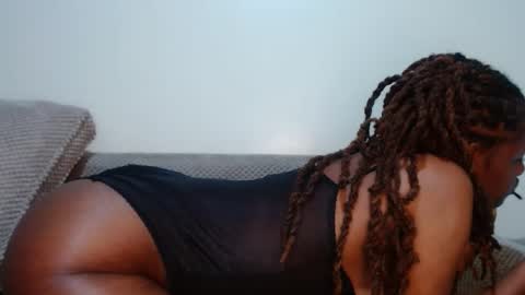 Snapshot of queen74890 chatting on September 28, 2:31 am queen74890 online show from September 28, 2:31 am