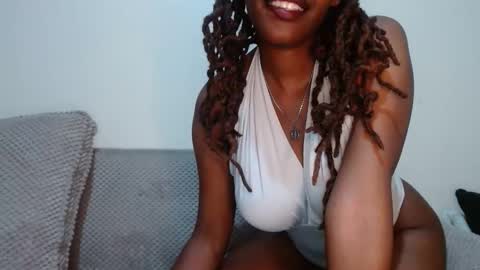 Snapshot of queen74890 chatting on September 29, 2:32 am queen74890 online show from September 29, 2:32 am