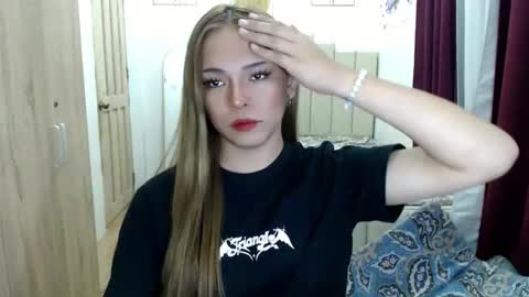 shawny online show from March 25, 2:29 am