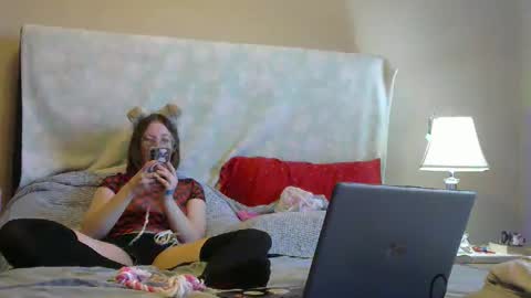 Queen Indra online show from January 16, 7:23 pm