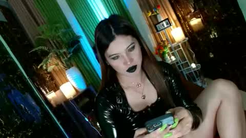 Kendal  online here from 6am-3pm philippine time online show from October 14, 12:24 am