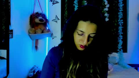 queen_natttyy online show from April 8, 3:20 am