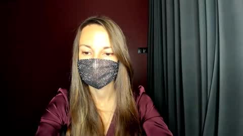 Snapshot of queen_of_moon chatting on October 9, 7:58 am Alisa online show from October 9, 7:58 am
