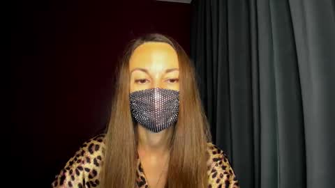 Snapshot of queen_of_moon chatting on October 3, 7:16 am Alisa online show from October 3, 7:16 am