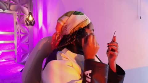   online show from March 7, 12:16 pm