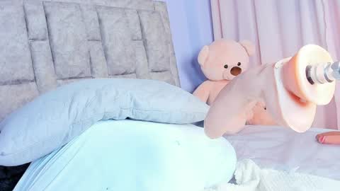 queen_yully online show from April 8, 8:56 pm