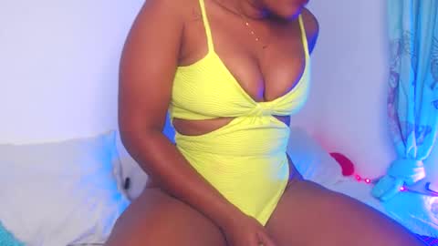 Snapshot of queenalya_ chatting on October 10, 2:28 am Ahlya online show from October 10, 2:28 am