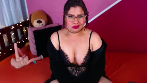 Queenamazon  online show from February 19, 3:05 am