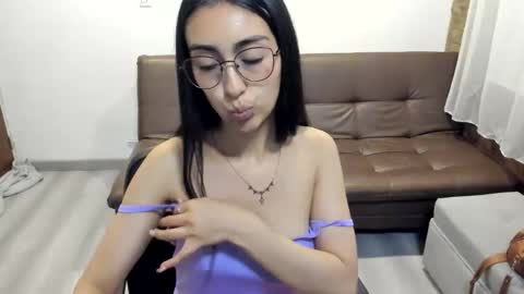 queenbyte_18 online show from May 26, 3:45 am