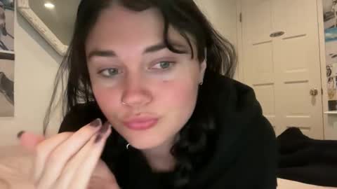 Cassidy online show from December 2, 7:18 am