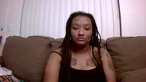 Queen Chief online show from December 1, 8:45 am