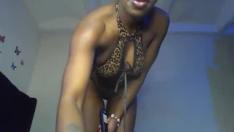 queenmavela_ online show from February 23, 7:21 am