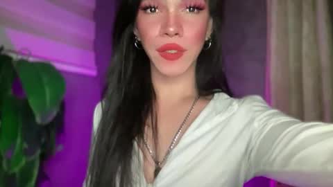 QUEEN online show from April 6, 2:07 pm