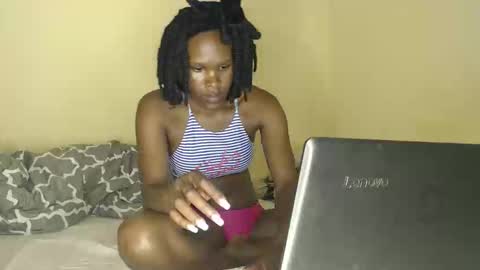 queennikkah254 online show from November 9, 7:56 am