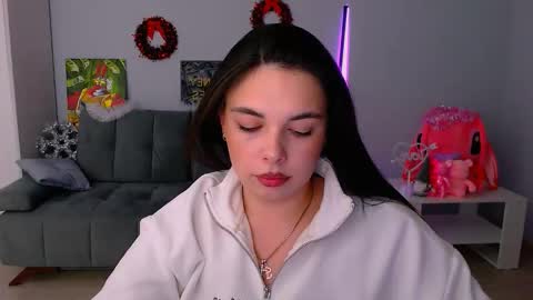 Patricia online show from December 5, 7:33 pm