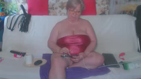 Snapshot of queenpammy chatting on October 9, 1:16 pm QueenPammy online show from October 9, 1:16 pm