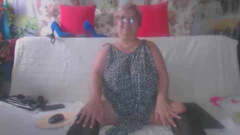 Snapshot of queenpammy chatting on September 23, 7:57 am QueenPammy online show from September 23, 7:57 am