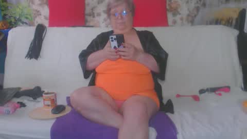 Snapshot of queenpammy chatting on October 7, 12:23 pm QueenPammy online show from October 7, 12:23 pm