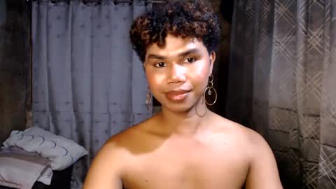queenpinayebony_xx online show from July 22, 12:29 pm