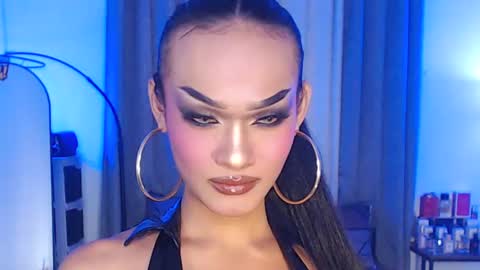 Snapshot of queenvalentinats chatting on December 22, 1:00 pm ValentinaMoone online show from December 22, 1:00 pm