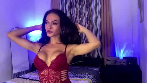 Snapshot of queenvalentinats chatting on October 1, 3:44 pm ValentinaMoone online show from October 1, 3:44 pm