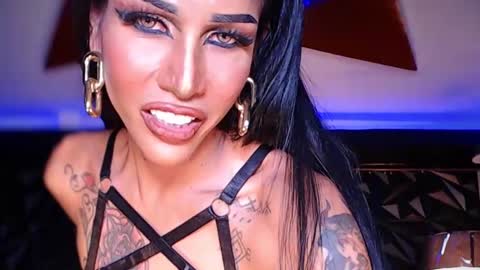 Snapshot of queenvalentinats chatting on February 13, 2:34 am ValentinaMoone online show from February 13, 2:34 am