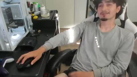 qwert4206 online show from April 8, 12:02 am