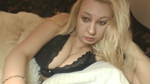 qwertyui online show from January 6, 7:45 am