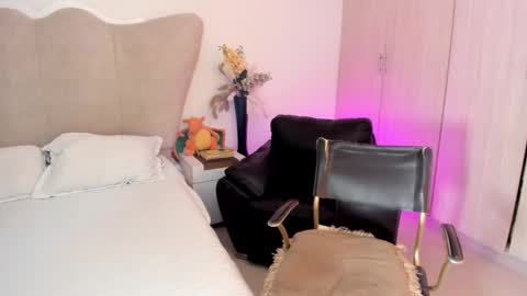 natalia  -  online show from October 21, 3:33 am