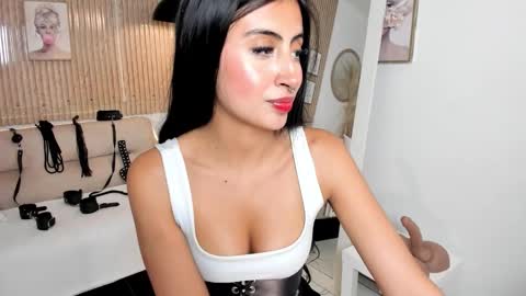 RACHEL ES online show from January 9, 6:19 am