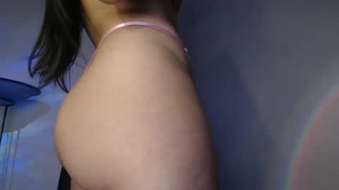 Snapshot of rachel_lamar chatting on October 3, 1:37 am online show from October 3, 1:37 am