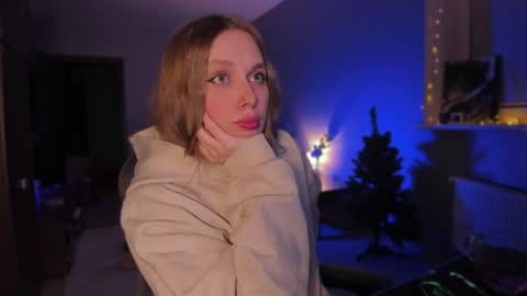 Snapshot of rachel_passion chatting on December 14, 4:23 am Diana online show from December 14, 4:23 am