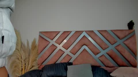 Rachell online show from April 3, 4:19 am