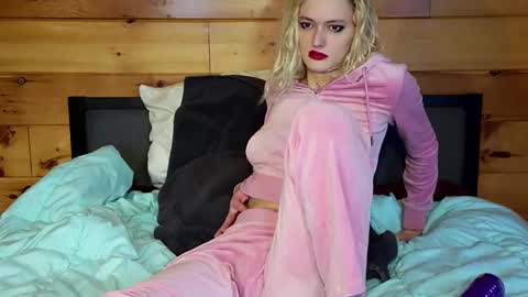 Snapshot of rachelxprice chatting on January 10, 4:51 pm Rachel Price online show from January 10, 4:51 pm