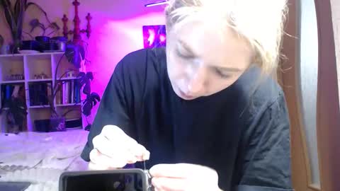 radish666 online show from March 1, 9:52 pm