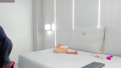 railey_rosse online show from March 4, 10:49 pm