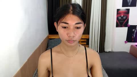 raindrizzle1706 online show from March 16, 5:21 am