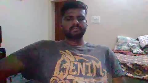 I Am what I Am online show from December 6, 8:12 pm