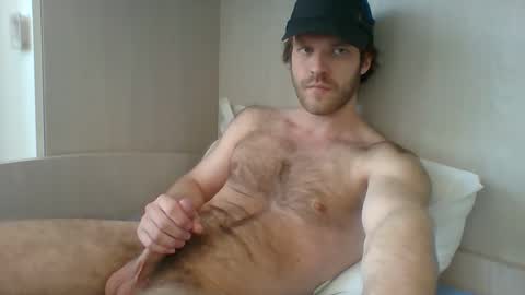 randomguy_42 online show from May 27, 10:01 am