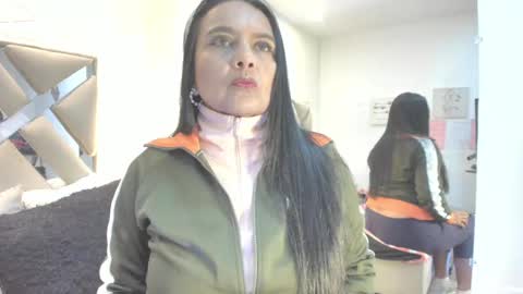 Raquel Moore  online show from February 27, 12:42 pm