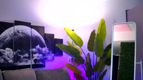 Raquelle online show from February 5, 10:30 am