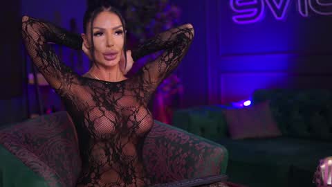 Snapshot of raquellevon chatting on February 5, 10:55 pm Raquelle online show from February 5, 10:55 pm