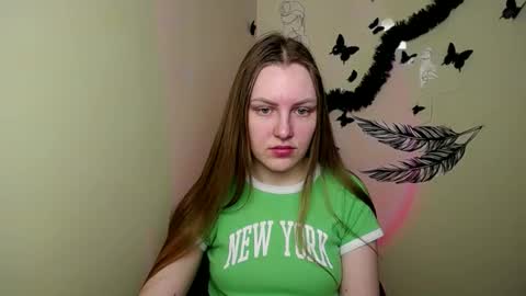 Snapshot of raspberry0101 chatting on February 27, 8:02 am raspberry0101 online show from February 27, 8:02 am
