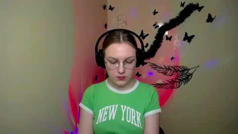 Snapshot of raspberry0101 chatting on February 4, 7:18 am raspberry0101 online show from February 4, 7:18 am